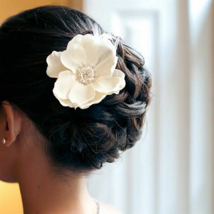 新娘发型与 - 花 - 超优雅