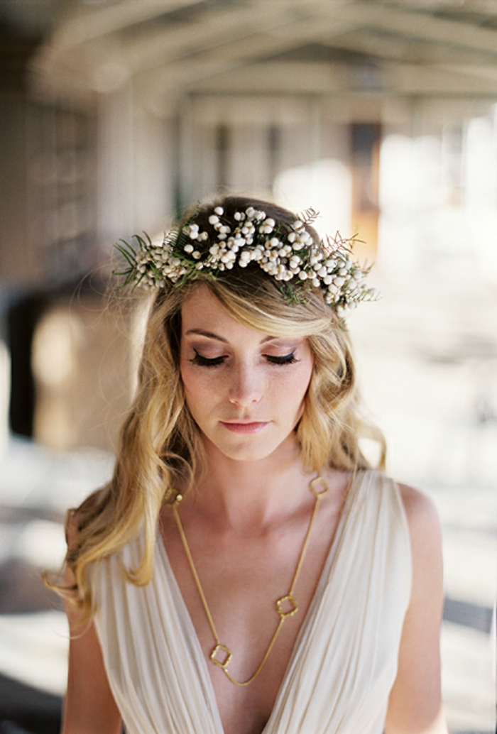 新娘发型与 - 花 - 超级优雅的礼服