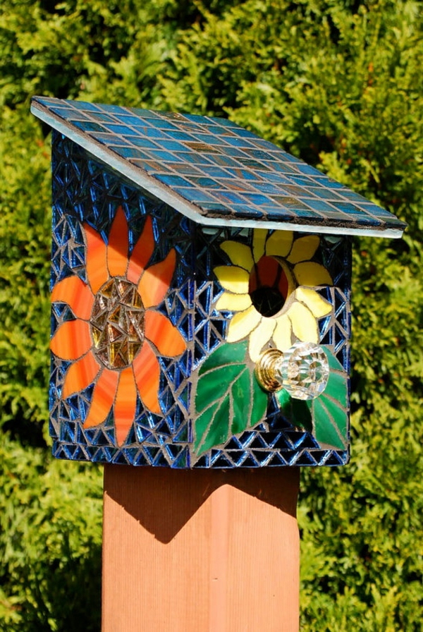 casas-de-madera de colores alimentación de aves Mozaik