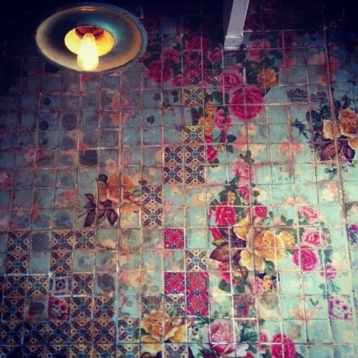 多彩墙砖花卉图案换博霍浴室内