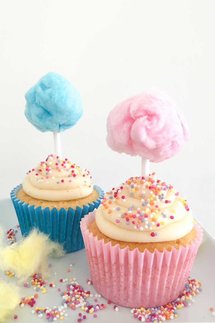 valmistella värikkäitä cupcakes puuvilla karkkia lapsille osapuolille, reseptejä ja inspiraatiota, järjestää ainutlaatuinen puolue