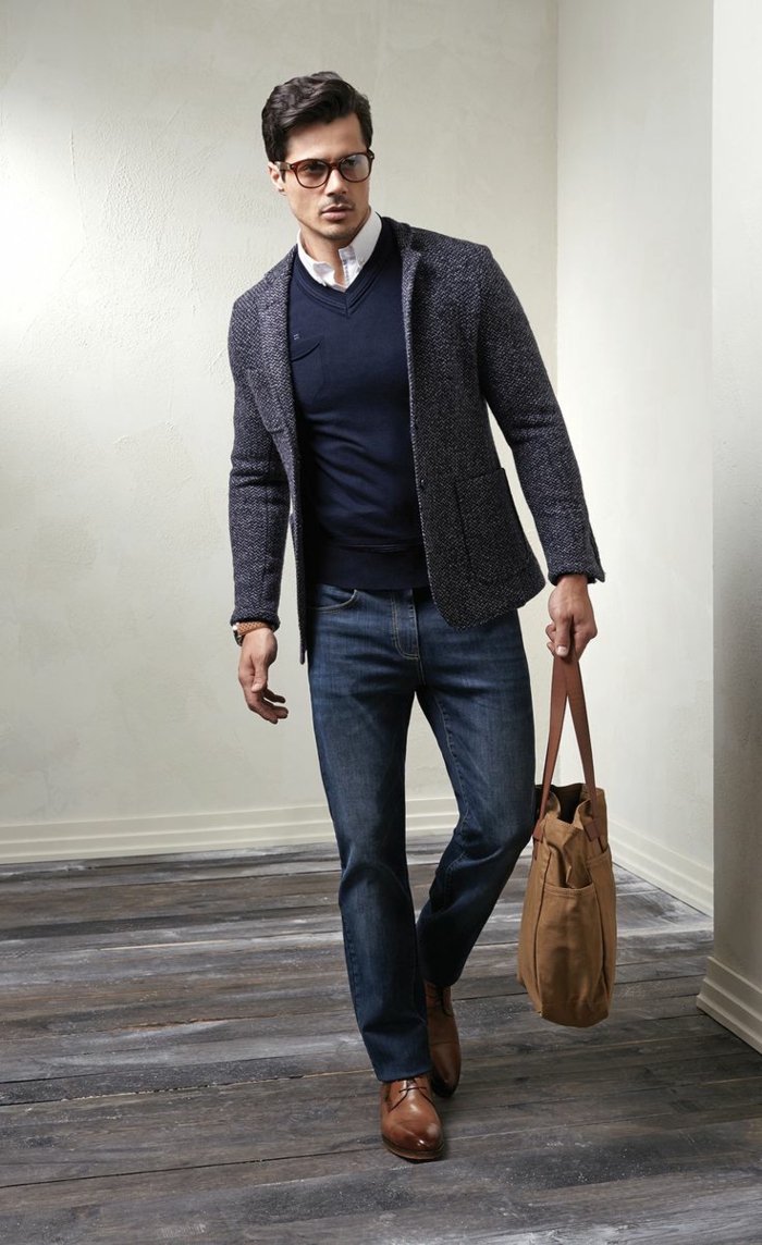 जीन्स स्वेटर नीला सफेद शर्ट ग्रे ब्लेज़र ब्राउन बैग ब्राउन चमड़े के जूते चश्मा मॉडल