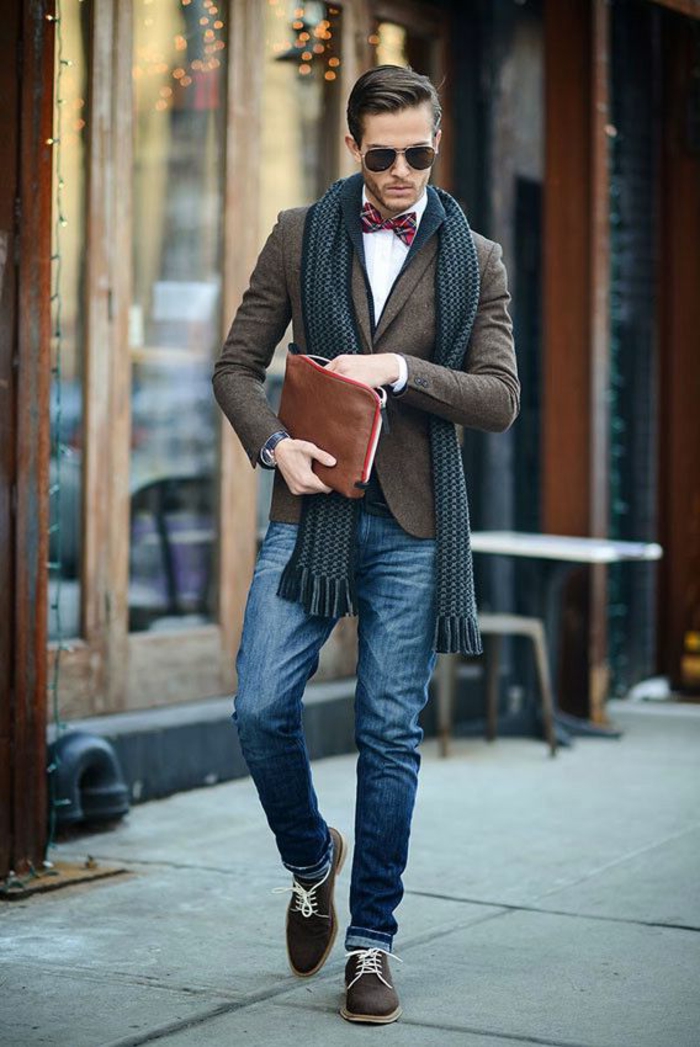 商务休闲男装棕色西装外套围巾灰色棕色鞋子和眼镜衬衫领结