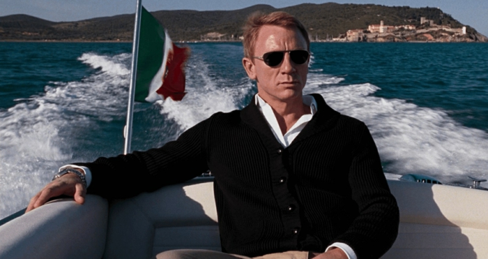 que todos los hombres se parezcan a Daniel Craig y actúen a Superman James Bond en Italia