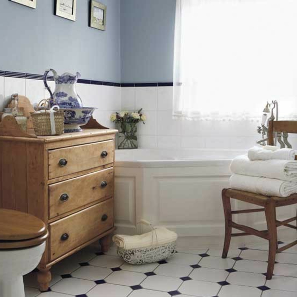 别墅的窗帘和小浴室内的白色浴缸
