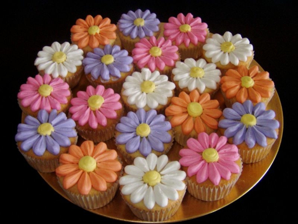 творческите-кексчета-декорация-цветя-кексчета аксесоари