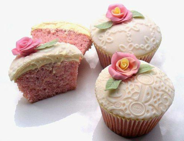 गुलाबी cupcakes डेकोरेट-स्वादिष्ट-cupcakes-सजाने