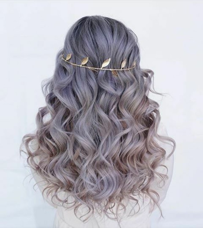 dames coiffures gris-bouclés-long cheveux d'or-accessoire-blatter