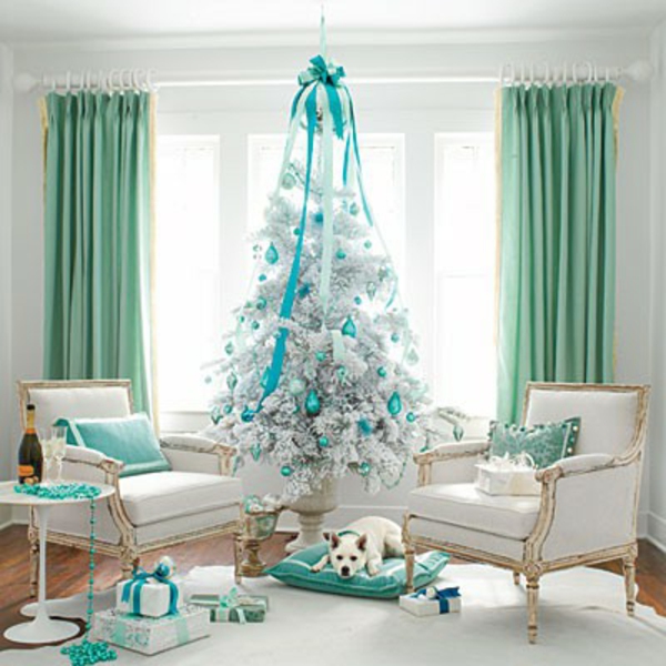 διακοσμημένο λευκό χριστουγεννιάτικο δέντρο-μέγεθος