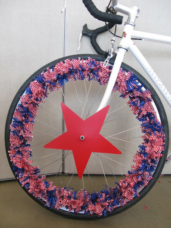 Deco bike estrella roja color principal en blanco