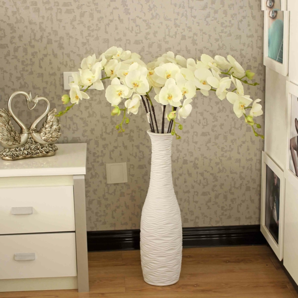 деко-орхидея в модерна ваза - в бяло