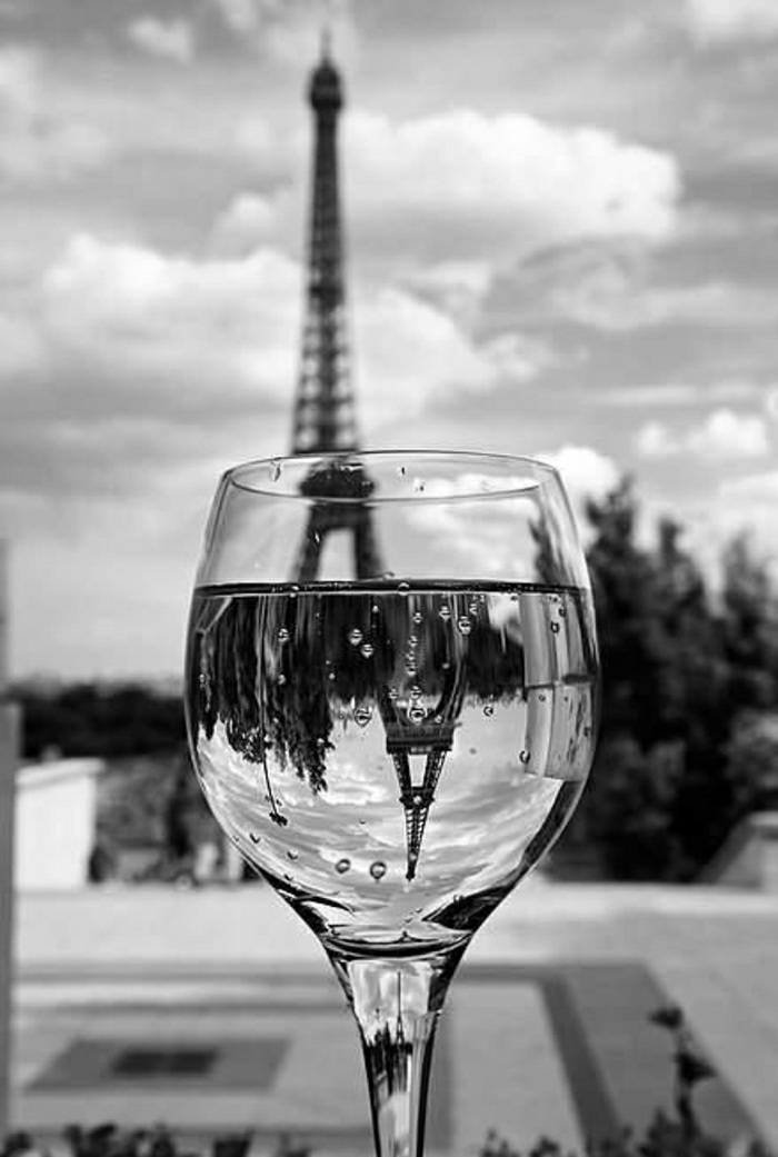 la reflexión de cristal Torre Eiffel