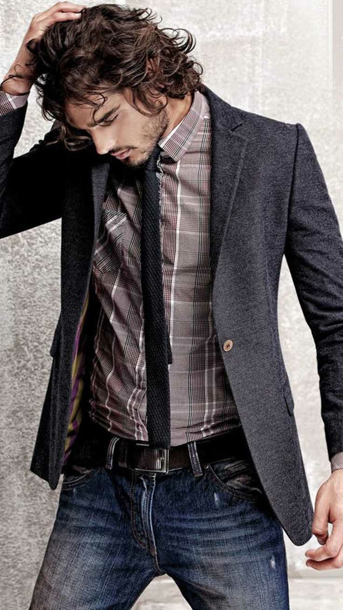 ideas ocasionales de moda para hombre de negocios 2023 pantalones vaqueros con camisa, chaqueta y corbata hombre de peinado salvaje