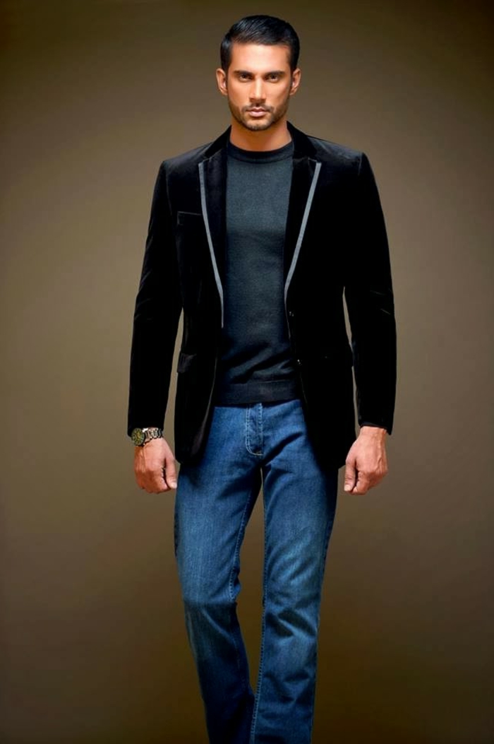 Código de vestir casual de negocios para hombres pantalones de mezclilla negro camiseta elegante reloj de pulsera