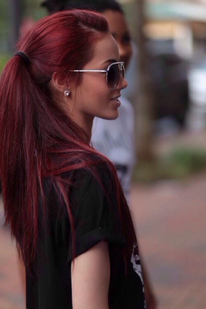 σκούρο κόκκινο-μαλλιά-ωραία εμφάνιση