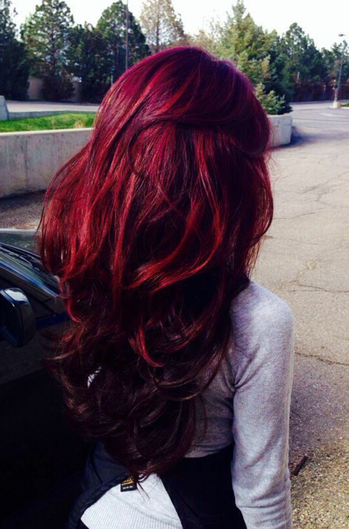 σκούρο κόκκινο-μαλλιά-super-ωραία look-