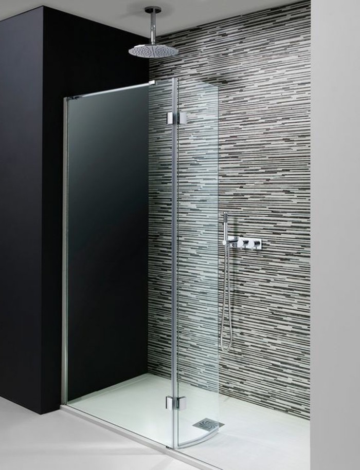 תא-של-זכוכית-מקלחת-שחורים-קיר-אריחים-מודרני-יוקרתי-עיצוב מקלחת