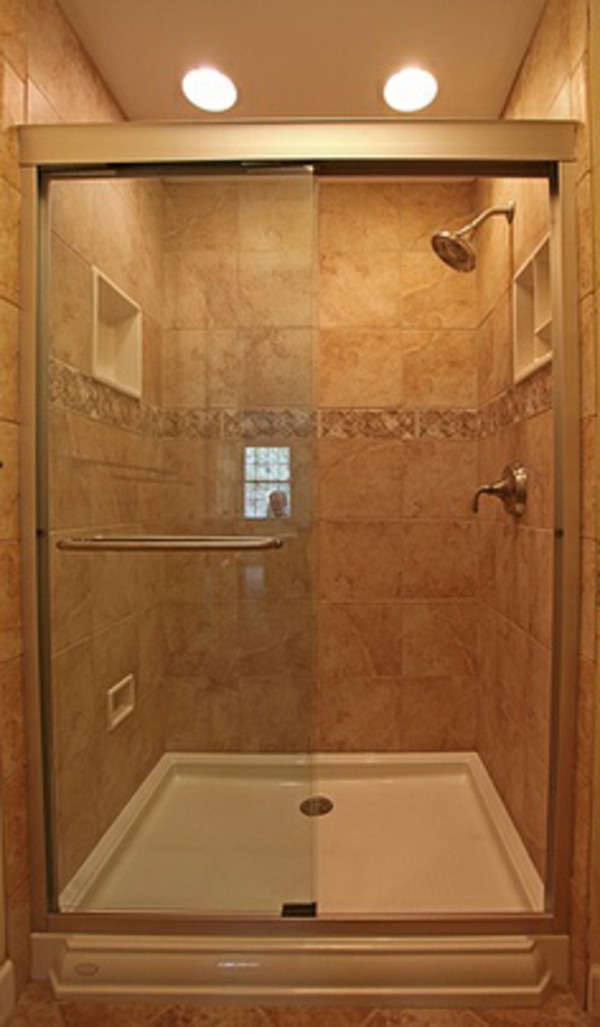 baño con cabina de ducha - color dorado
