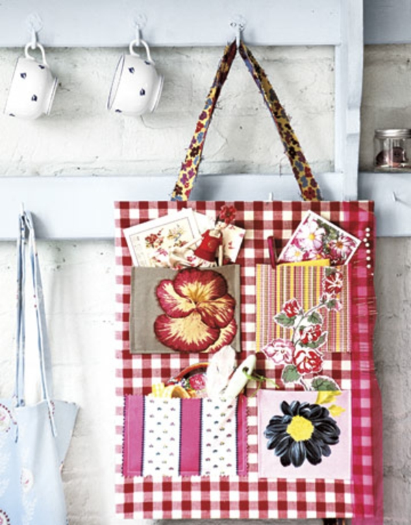 simple-craft-ideas-a-beautiful-bag - dos tazas colgantes al lado