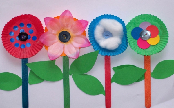 απλές-τέχνη-ιδέες-τέσσερα-όμορφα-λουλούδια-χαρτί - τέσσερα διαφορετικά μοντέλα