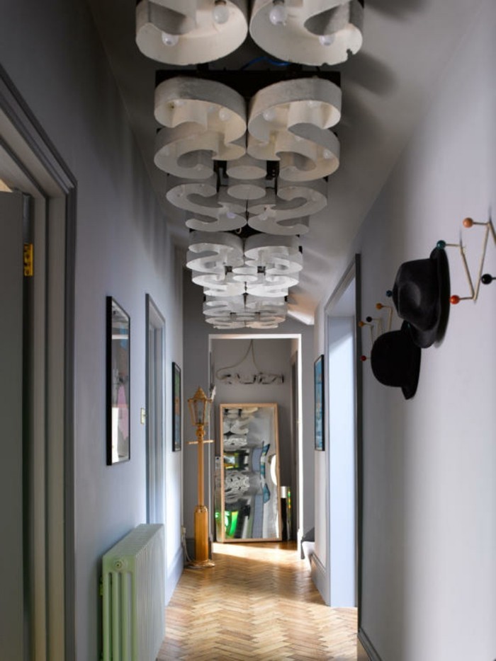 δημιουργία ιδεών στενό διάδρομο-μωβ-τοίχους-ενδιαφέροντα οροφή φως
