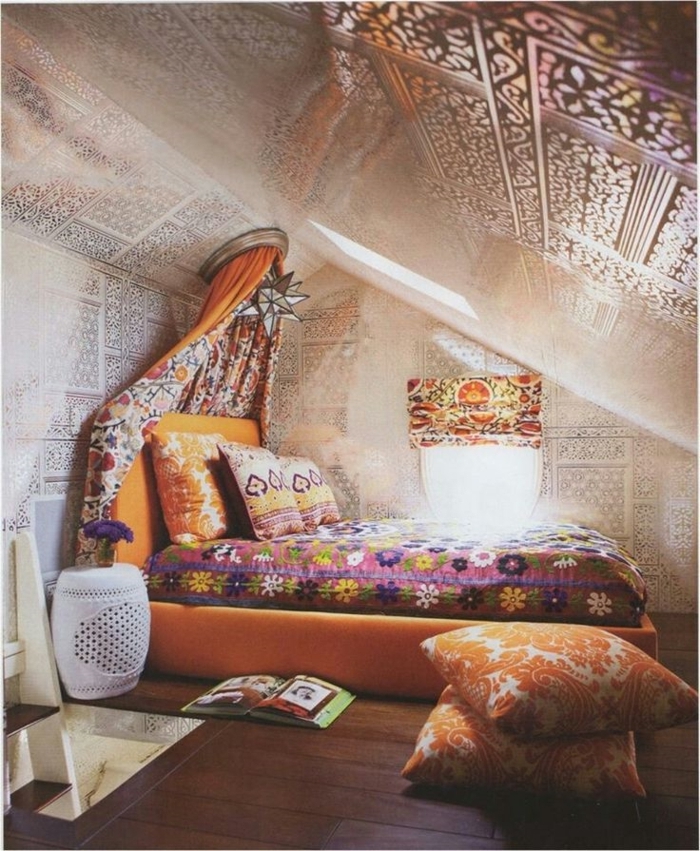 Уникалната Boho спалня украсени стени таван