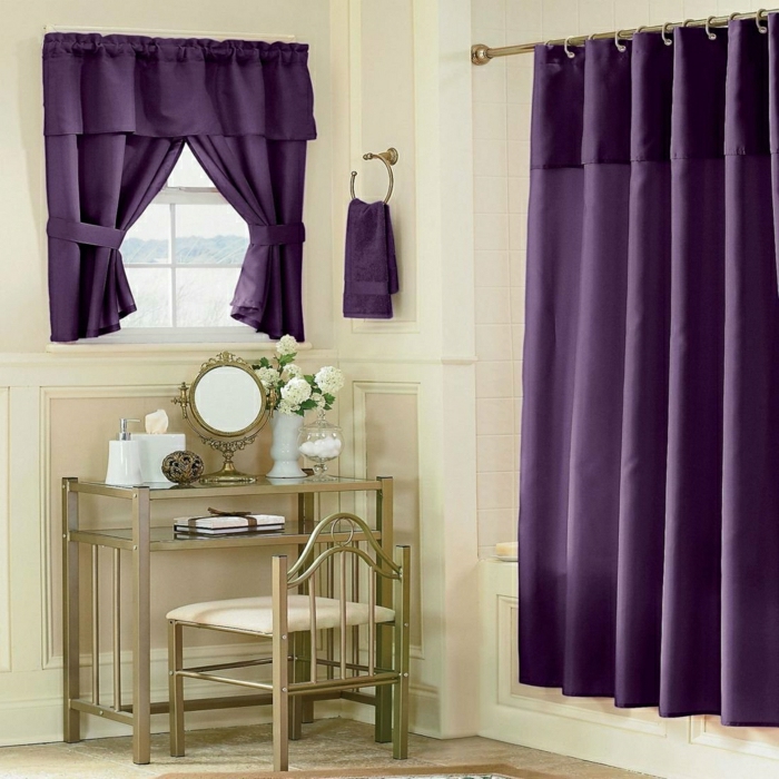 典雅的客房设计豪华设计的梳妆台小窗口紫色帷幕换小窗缎面