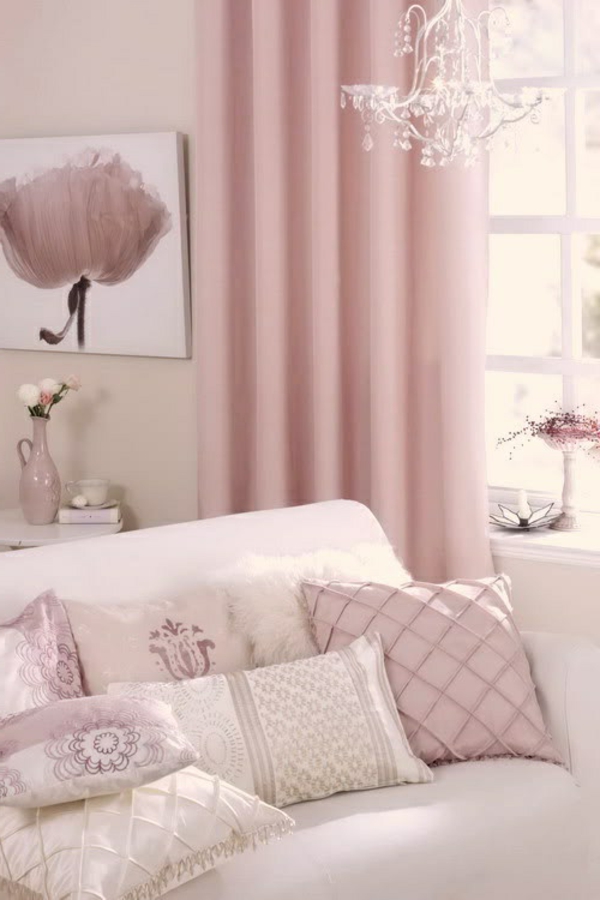 елегантен розов цвят в спалнята