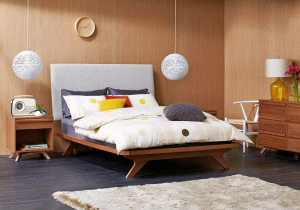 Елегантни спални лампи със северна мебел висят над леглото