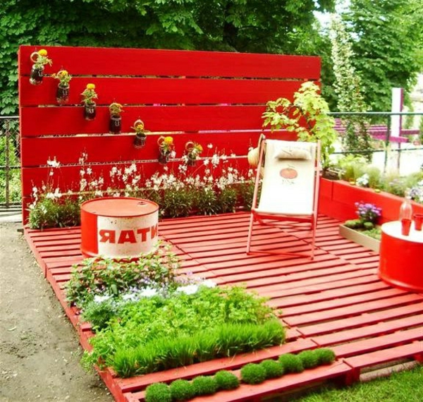 Евро палети обмен страна-градина-тераса-боядисан в червено