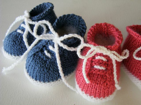 शानदार-बच्चा जूते-साथ-सुपर-सुंदर डिजाइन से crochet-महान व्यावहारिक-ideen--