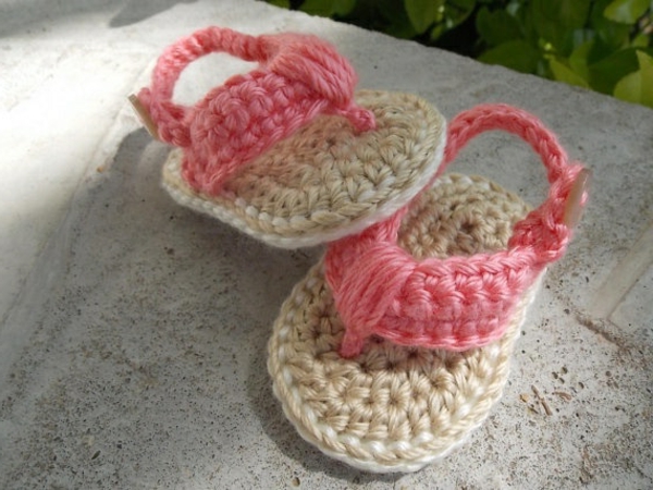 fantastinen-vauvan kengät-with-super-kaunis-muotoilu-virkattu-iso-käytännön-ideoita-sandaalit-in-kaksivärinen