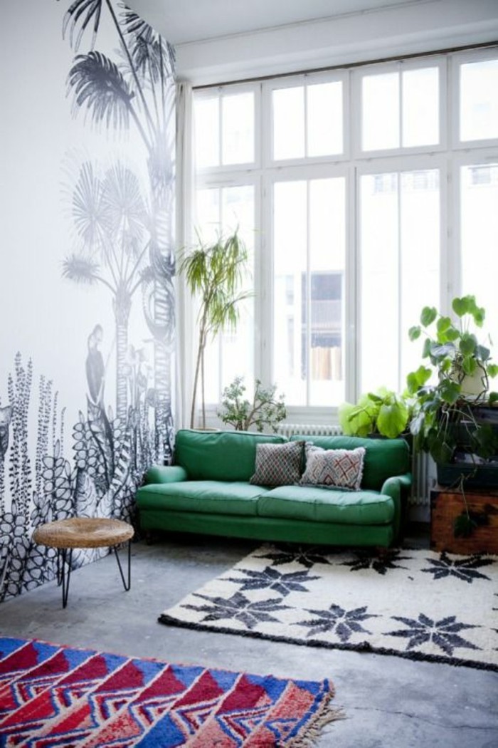 színben falak tapéta-mintát szőnyeg szürke-talaj-zöld dívány-minta párna-növény-széklet-világos nappali-