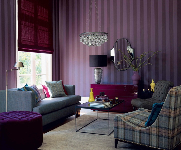 细客厅设计有吸引力的紫色家具复古壁纸条