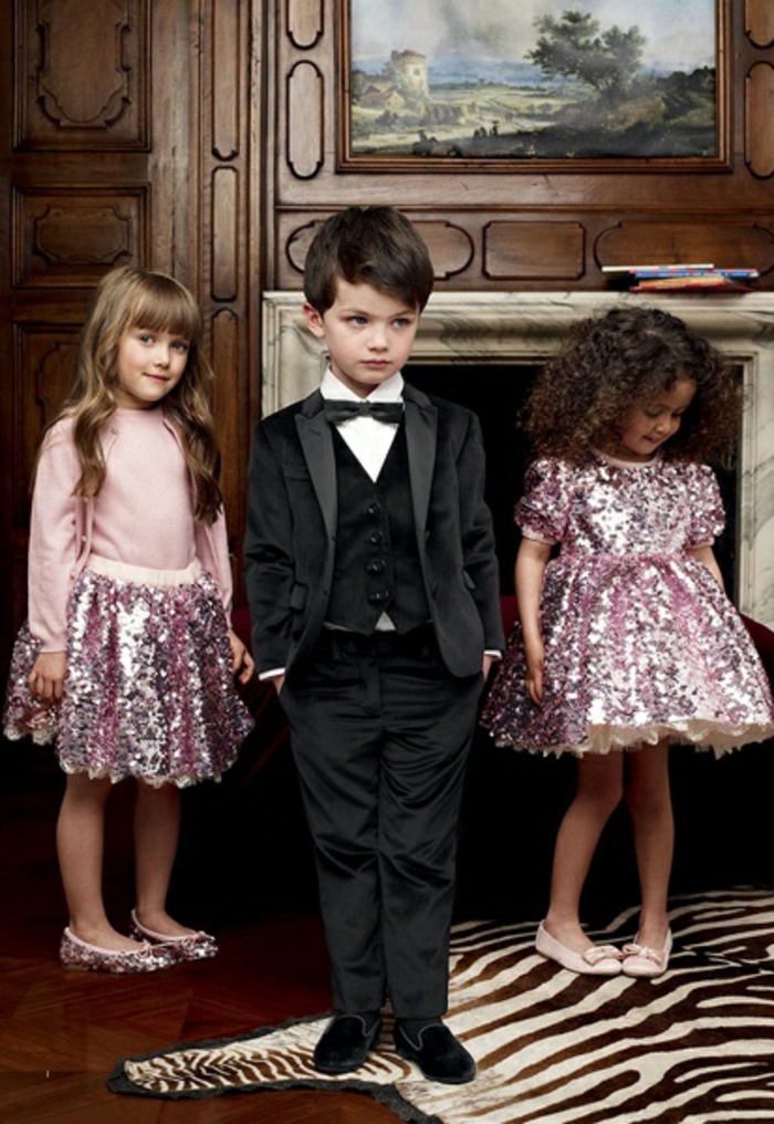 Και δύο-κορίτσι, αγόρι, παιδί εορταστική μόδας