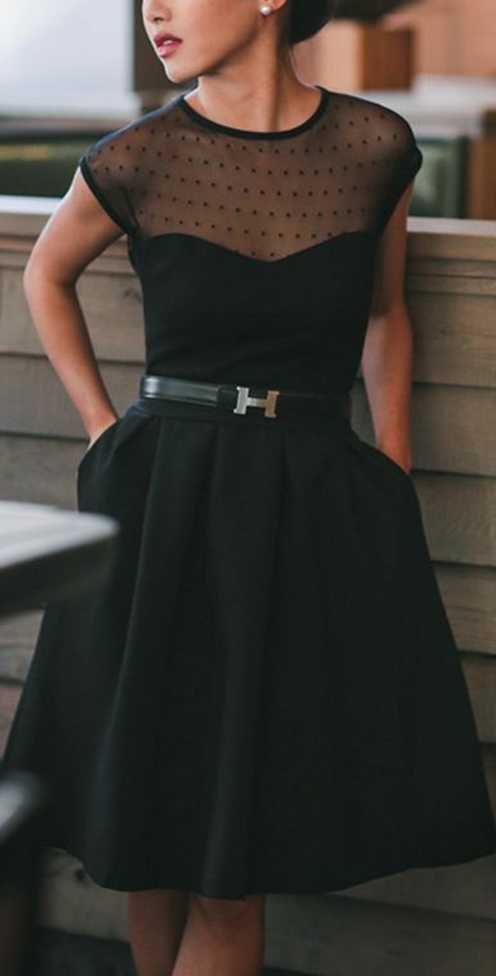 εορταστική ενδυμασία-γυναίκες-μαύρο φόρεμα-με-δαντέλα-guertel εσωτερική τσέπη