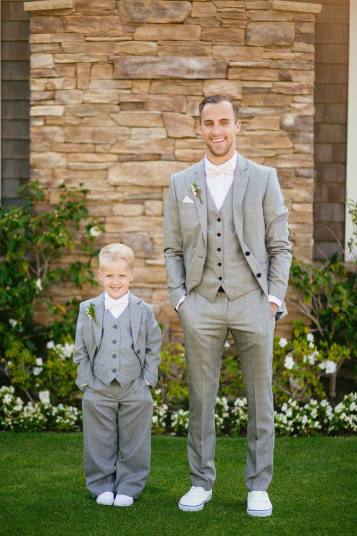 חובשים או-עניבה-חתונה-אב ובן-לבן-סרט-על-frack-אפור לטוס suit-