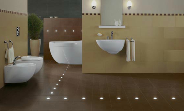 带浴室的现代化设计，适合大型浴室