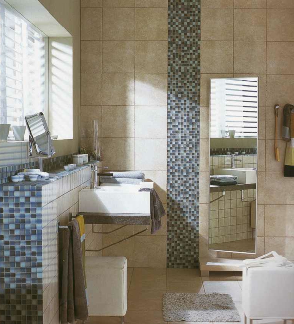 瓷砖马赛克现代浴室设计大窗口