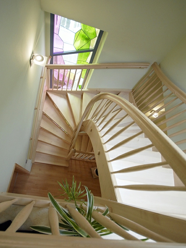 fotózott félig spirális lépcsőház - modern ablak