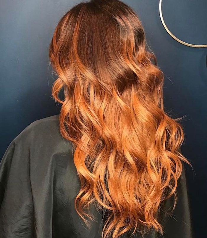 中等长的发型，现代发型，橙色的头发，女性的发型