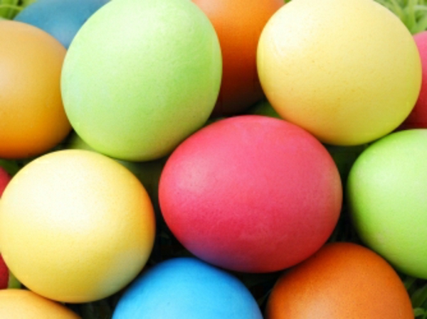 खुश ईस्टर रंगीन अंडे सुपर प्यारा और शांत तस्वीर