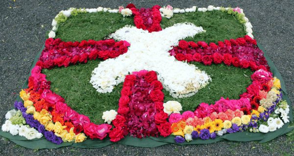 קורפוס כריסטי פרח שטיח צלב