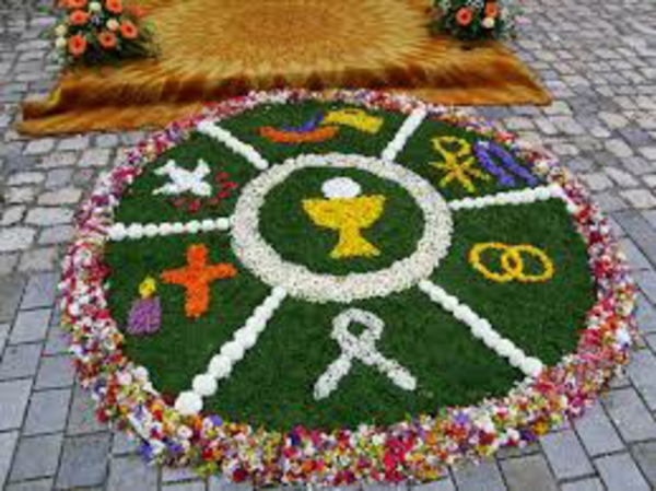 קורפוס כריסטי פרח שטיח עם סמלים רבים