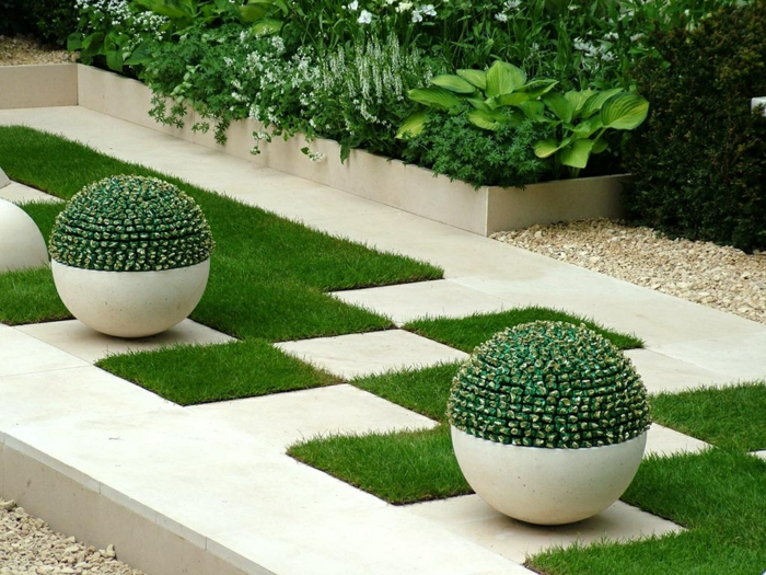 आधुनिक उद्यान डिजाइन - गोलाकार फूल के बर्तन, वर्ग घास स्पॉट्स