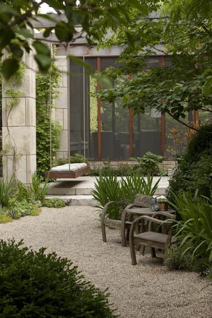 बजरी-हरे-सुंदर-बगीचे डिजाइन के साथ संयंत्र