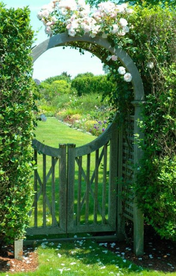 Gartentor-circular de arco con-rosas