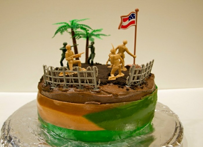 טפט עוגת יום הולדת הרפתקן-עיצוב