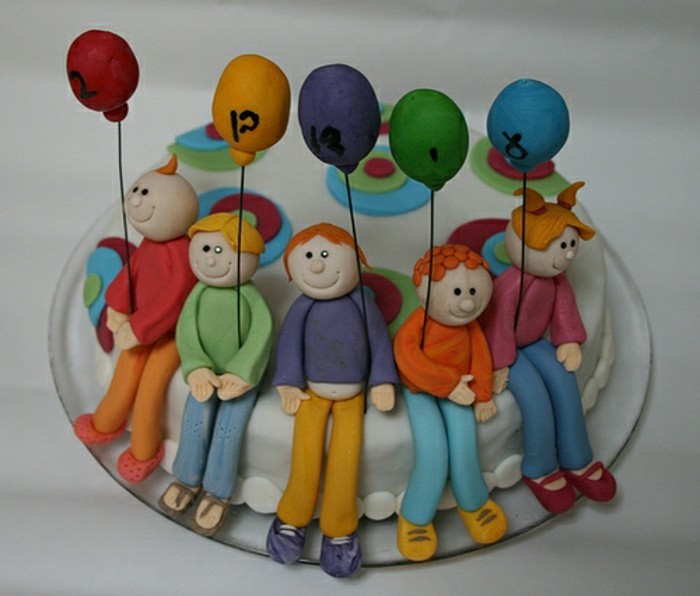pastel de cumpleaños-para-niños-interesante-modelo-colorido-modelos