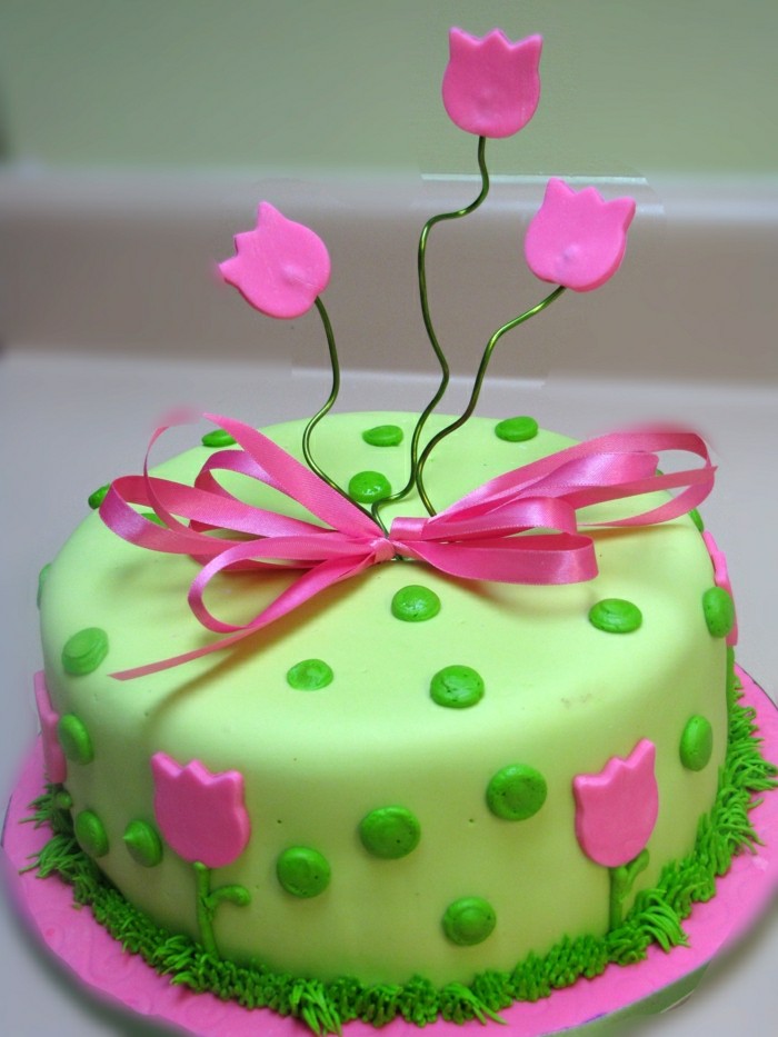 torta de cumpleaños-recetas-pequeña-delicioso pastel en verde y rosa